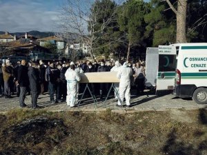 Korona virüse yenik düşen doktor son yolculuğuna uğurlandı