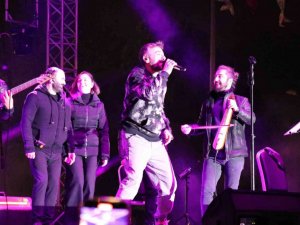 Ereğlililer şarkılarla ısındı