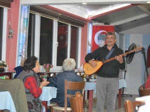 Hem eğlendiler hem yemek yediler hem de prova yaptılar