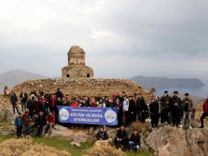 Van’da doğa gezisi ve fotoğraf etkinliğine yoğun ilgi