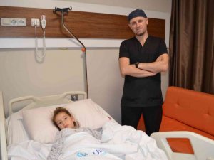 Dört yaşındaki kız çocuğuna kapalı yöntemle ameliyat