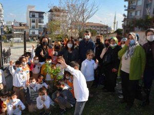 MHP Söke Kadın Kolları’ndan anlamlı etkinlik