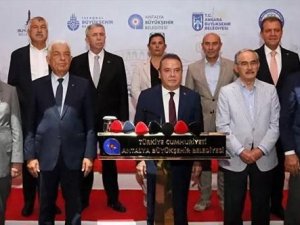 CHP’li Büyükşehir Belediye Başkanları KKTC’de