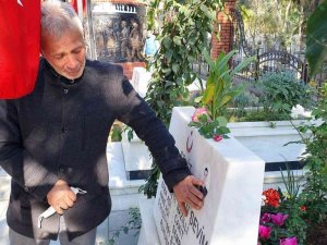 Şehit oğlunun mezarı başında konuşan babadan İYİ Partili Türkkan’a sitem