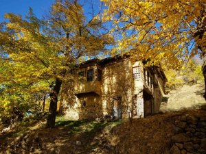 Arapgir’de sonbahar doğal güzelliğiyle görenleri hayran bıraktırıyor