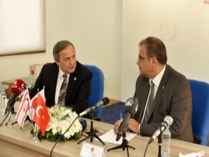 KKTC Başbakanı Sucuoğlu, CHP’li büyükşehir belediye başkanlarını kabul etti