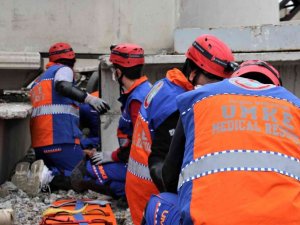 Kahraman UMKE personeli sürekli eğitiliyor