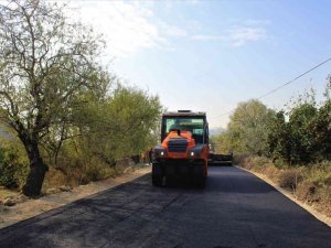Mersin’de yol çalışması sürüyor