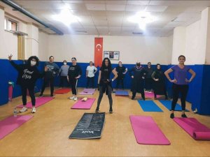 Yakakentli kadınlar fitness ile zayıflıyor