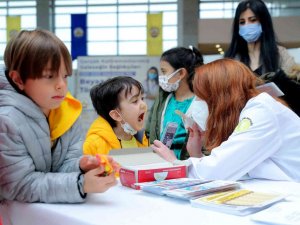 Çocuklara eğlenceli ağız ve diş sağlığı eğitimi