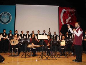 Balıkesir İlahiyat Fakültesi Türk Tasavvuf Müziği Topluluğu ilk konserini verdi