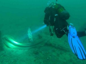 Denizden 250 kilogram ağırlığında hayalet ağ çıkarıldı