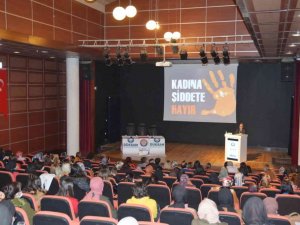 DÜ’de kadına yönelik şiddet ve kadın temalı sergi düzenlendi