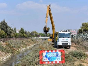 Tarsus’ta 6 bin 696 metre dere ve beton kanal temizliği yapıldı