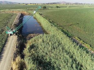 Tarım arazilerinin taşkınlardan korunması amacıyla Aydın’da kazı çalışmaları aralıksız devam ediyor
