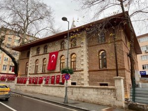220 yıldır ayaktaydı, zamana yenik düştü, yeniden ayağa kalktı