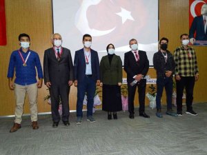 Hisarcık’ta öğretmen ve öğrenciler ödüllendirildi