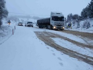 Tokat’ta kar yağışı ulaşımda aksamalara neden oldu