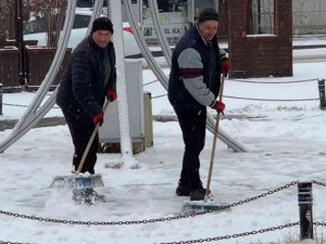 Sarıkamış’ta kar yağışı etkili oluyor