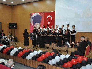 Öğretmenler korosundan muhteşem konser