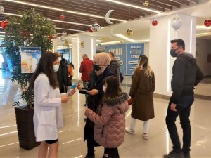 Erzincan’da çocuklara diş macunu ve diş fırçası dağıtıldı