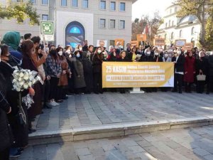 Ak kadınlar "kadına şiddete hayır" dedi