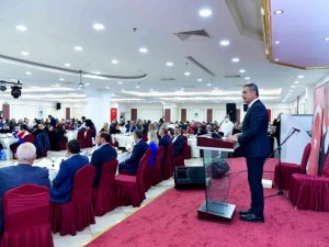 Mamak protokolü öğretmenlerle bir araya geldi