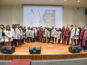 Beyaz önlükleriyle hayatlarını insan sağlığına adayacaklar