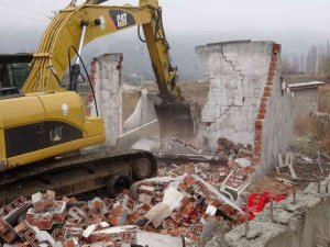 Tokat’ta kaçak 33 yapı yıkılıyor