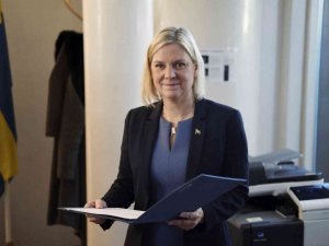 İsveç’te pazartesi günü azınlık hükümeti için oylama yapılacak