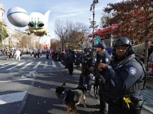 New York’ta Şükran Günü Geçit Töreni renkli görüntülere sahne oldu