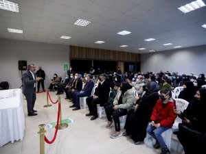 Aslanhan kitaplarını İnegöllüler için imzaladı