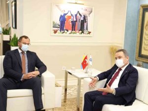 Ukrayna Lutsk Belediye Başkanı Başkan Böcek ile bir araya geldi