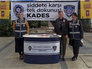 Polis ekipleri kadına şiddete dikkat çekerek KADES uygulamasını tanıttı