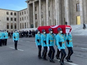 Eski Bakan Hayrettin Uysal için TBMM’de tören düzenlendi