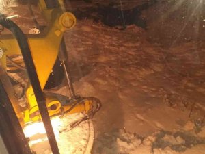 Erciş’in yüksek kesimlerine mevsimin ilk karı yağdı