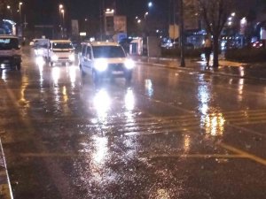 Bandırma’da sağanak yağış etkili oldu