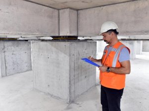 Yeni Dörtyol Devlet Hastanesi’ne deprem izolatörü kalkanı