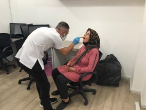 Sağlık Bilimleri Fakültesinden kursiyerlere diş taraması