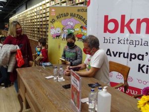 Çocukların,  ‘Kral Şakir’ sevgisi uzun kuyruklar oluşturdu