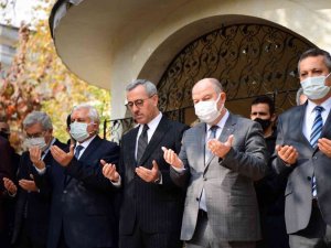 Sütçü İmam kabri başında dualarla anıldı