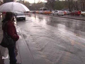 Başkentte sonbahar yağmuru