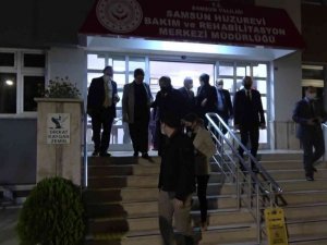 Bakanın basın müşavirinden skandal yasak