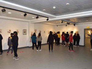 ‘Yüzler ve İzler’ karikatür sergisi büyük ilgi gördü