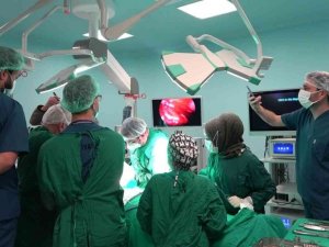 Yurtdışından Türkiye’ye gelip pektus ameliyatları hakkında eğitim aldılar