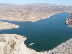 Su seviyesinde korkutan düşüş, zorunlu su kesintisine neden oldu