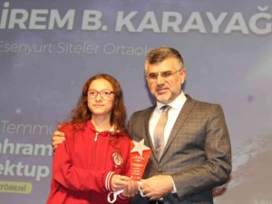 Sultanbeyli’de 15 Temmuz kahramanlarına yazılan mektuplar ödüllendirildi