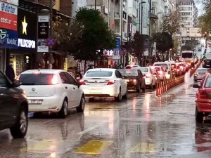 Lodos yerini yağmura bıraktı.