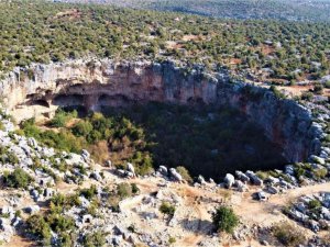 Kuş sesleri yükselen doğa harikası “Aşağı Dünya Obruğu”