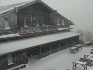 Uludağ beyaza büründü